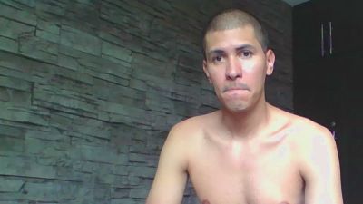 Sexylatin64 live cam on Cam4