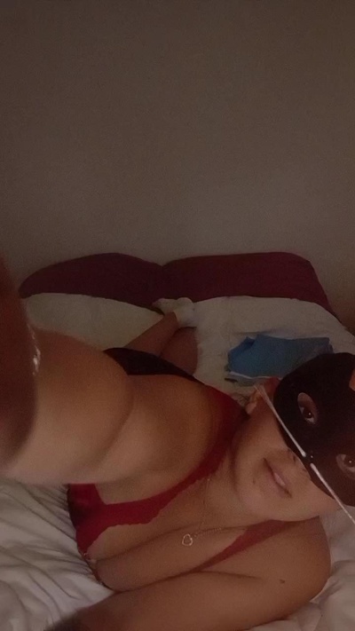 Sexymama9796 live cam on Cam4