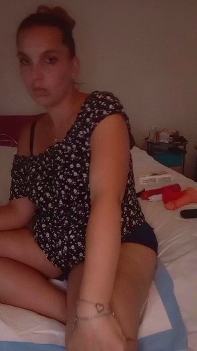 Sexymama9796 live cam on Cam4