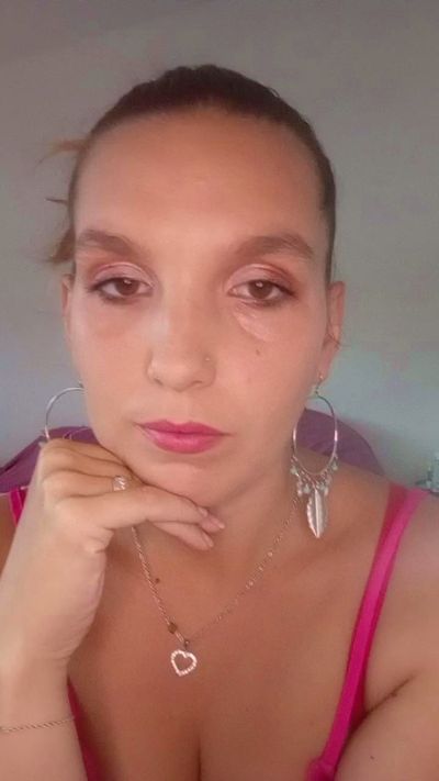Sexymama9796 live cam on Cam4