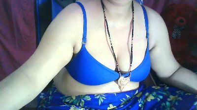 Sexypooja69 live cam on Cam4