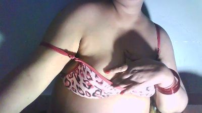 Sexypooja69 live cam on Cam4