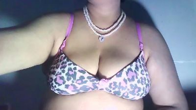 Sexypooja69 live cam on Cam4