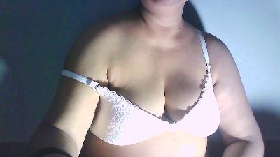 Sexypooja69 live cam on Cam4