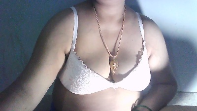 Sexypooja69 live cam on Cam4