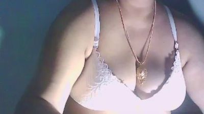 Sexypooja69 live cam on Cam4