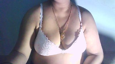 Sexypooja69 live cam on Cam4