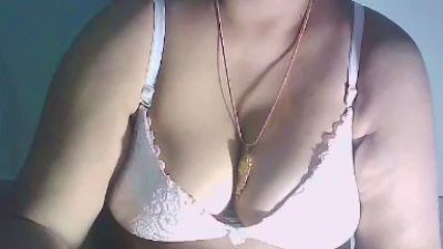 Sexypooja69 live cam on Cam4