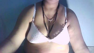 Sexypooja69 live cam on Cam4