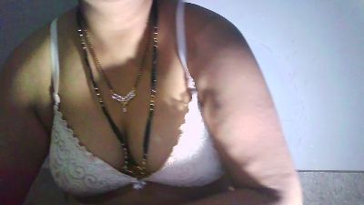 Sexypooja69 live cam on Cam4