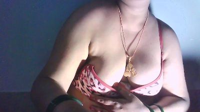 Sexypooja69 live cam on Cam4