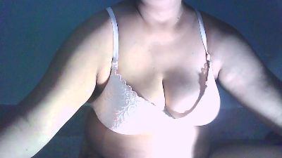Sexypooja69 live cam on Cam4