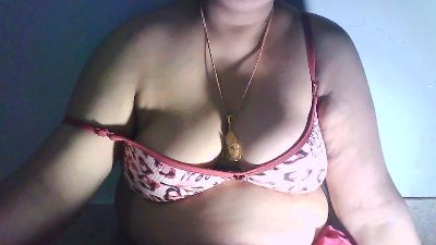 Sexypooja69 live cam on Cam4