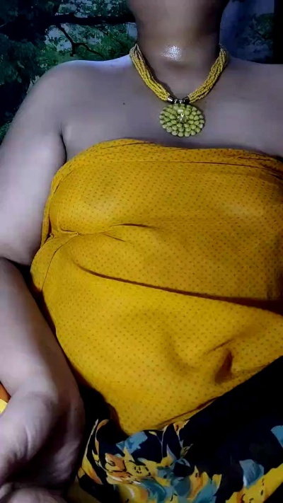 Sexypooja69 live cam on Cam4