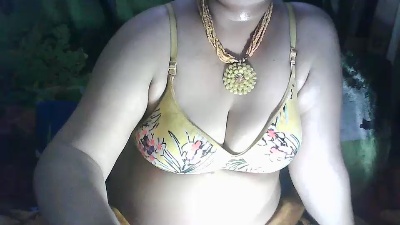 Sexypooja69 live cam on Cam4