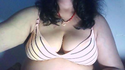 Sexypooja69 live cam on Cam4