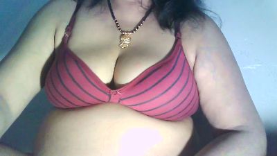 Sexypooja69 live cam on Cam4