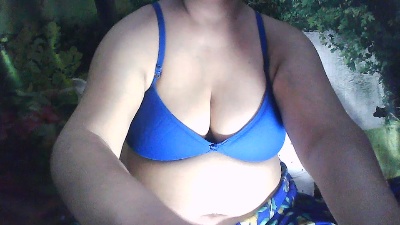 Sexypooja69 live cam on Cam4