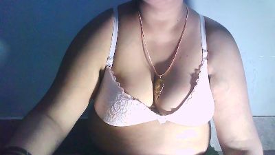 Sexypooja69 live cam on Cam4
