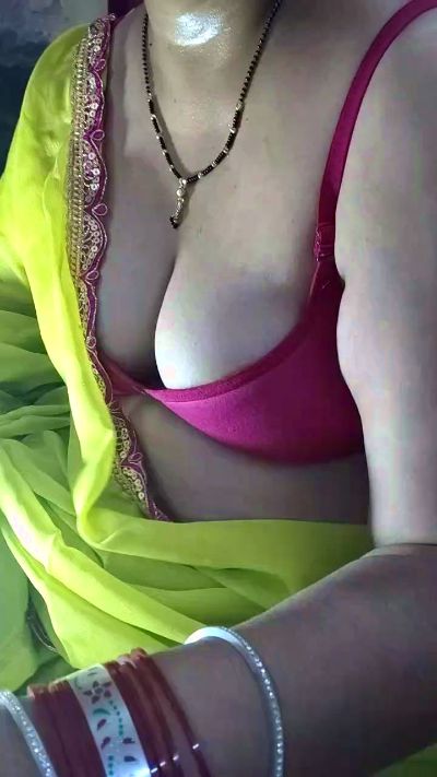Sexypooja69 live cam on Cam4
