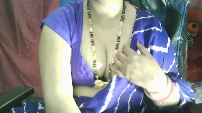 Sexypooja69 live cam on Cam4