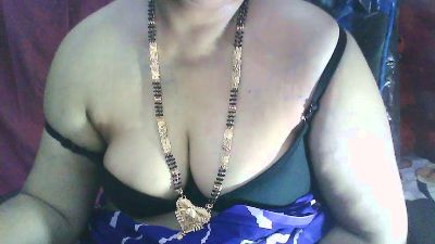 Sexypooja69 live cam on Cam4