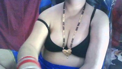 Sexypooja69 live cam on Cam4