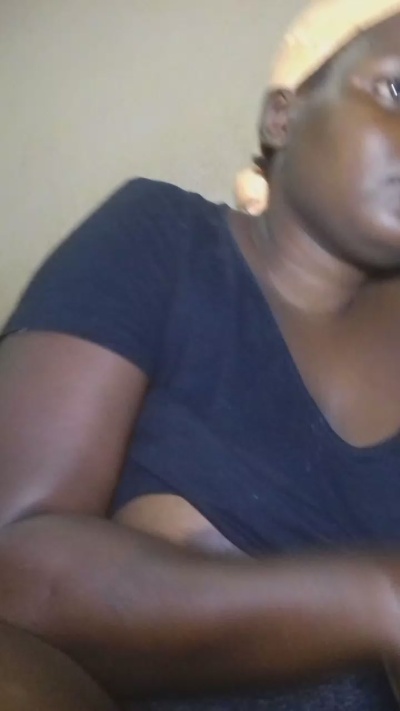 Sexyqueen24 live cam on Cam4