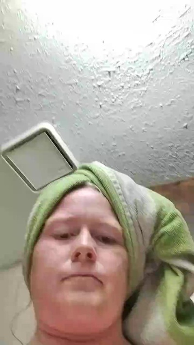 Sexyredhead34 live cam on Cam4