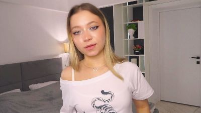 ShaeBowlus live cam on Cam4