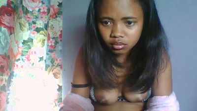 Shaina69 live cam on Cam4