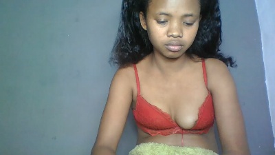 Shaina69 live cam on Cam4