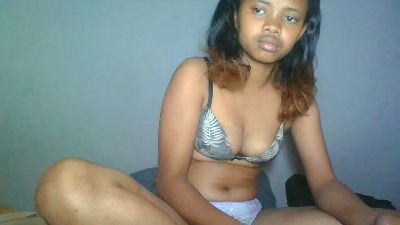 Shaina69 live cam on Cam4