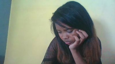 Shaina69 live cam on Cam4