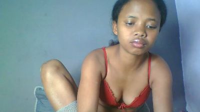Shaina69 live cam on Cam4