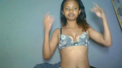 Shaina69 live cam on Cam4