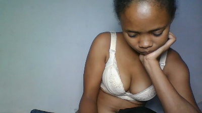 Shaina69 live cam on Cam4
