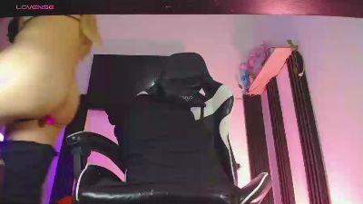 ShainaMonroe live cam on Cam4