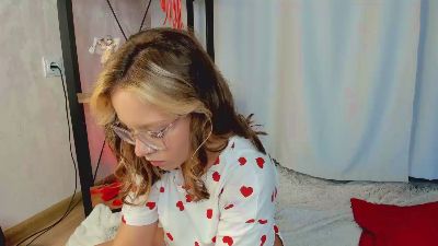ShainaTrump live cam on Cam4