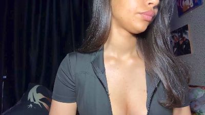 ShanekaPetitti live cam on Cam4