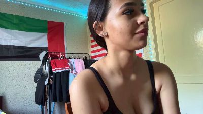 ShanekaPetitti live cam on Cam4