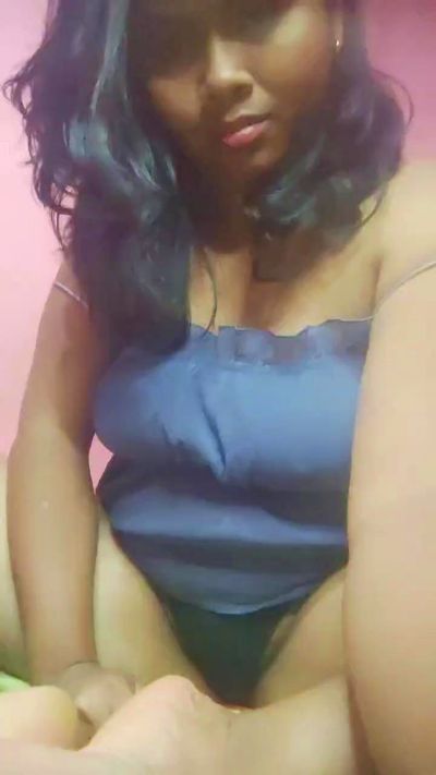 Shaniaha live cam on Cam4