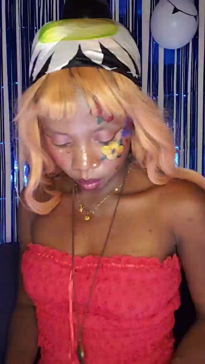 Shaniasexy live cam on Cam4