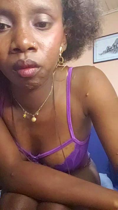 Shaniasexy live cam on Cam4