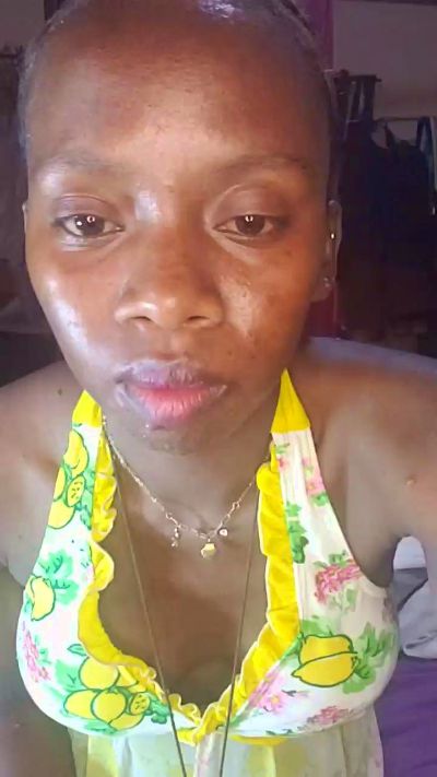 Shaniasexy live cam on Cam4