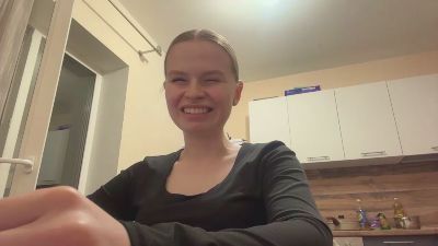 ShanikaPluhar live cam on Cam4