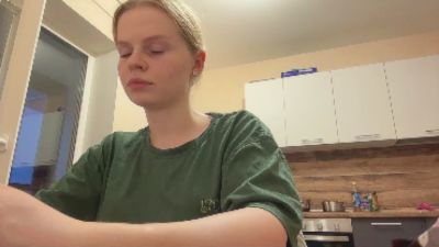 ShanikaPluhar live cam on Cam4