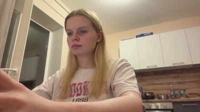 ShanikaPluhar live cam on Cam4
