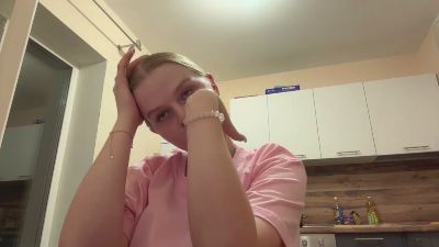 ShanikaPluhar live cam on Cam4