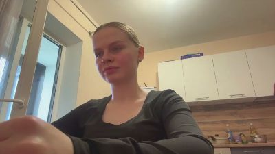 ShanikaPluhar live cam on Cam4